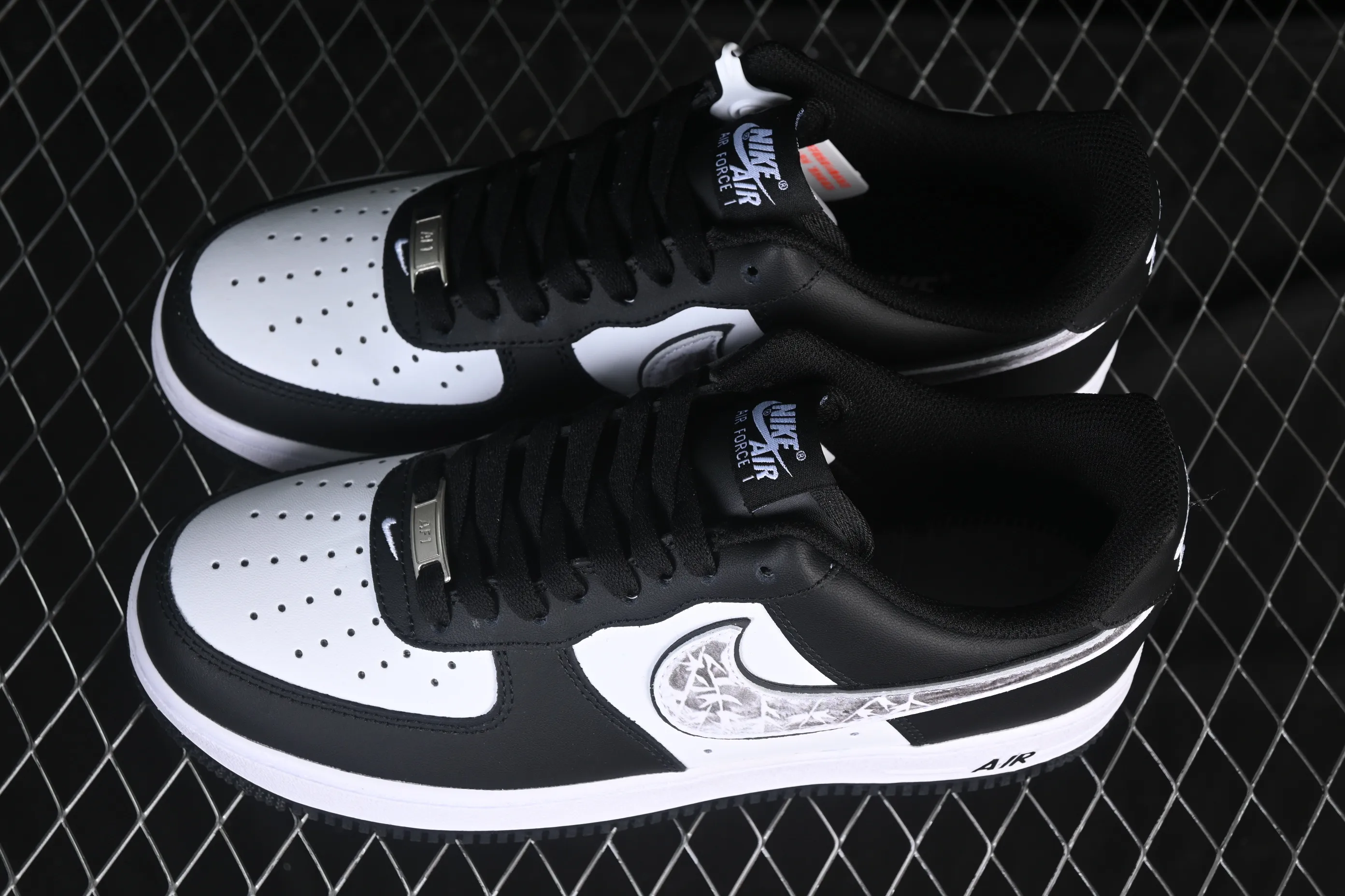 All categories Nk Air Force 1 Air Force series Nk Air Force 1 Low Air Force low-top Nike Air Force 1'07 Low black and white crack Air Force 1 low-top casual sneakers ZH0316-118